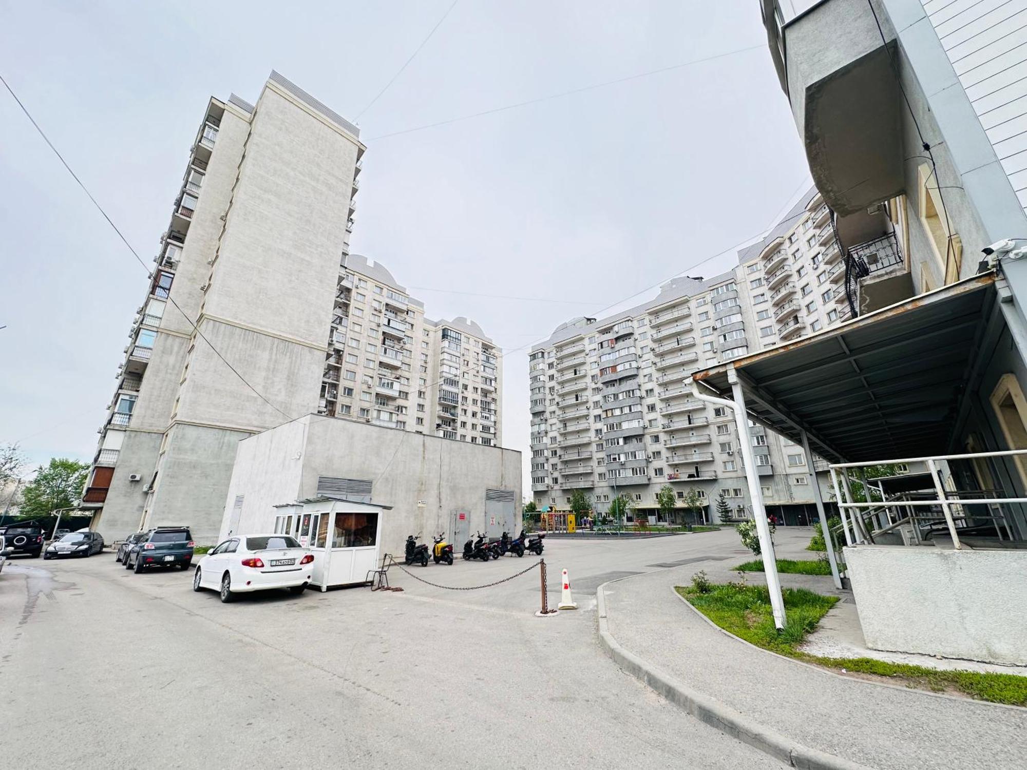 Квартира Для Большой Семьи Алматы Экстерьер фото